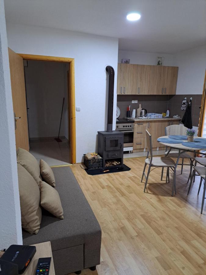 Tratincica Apartment เทียนทิชเท ภายนอก รูปภาพ