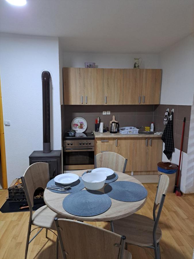 Tratincica Apartment เทียนทิชเท ภายนอก รูปภาพ